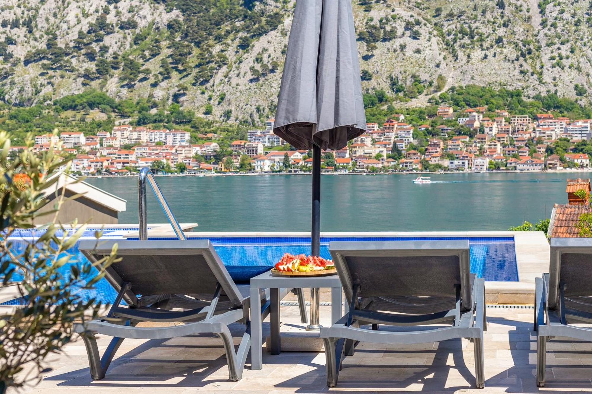 Dekaderon Lux Apartments Kotor Buitenkant foto