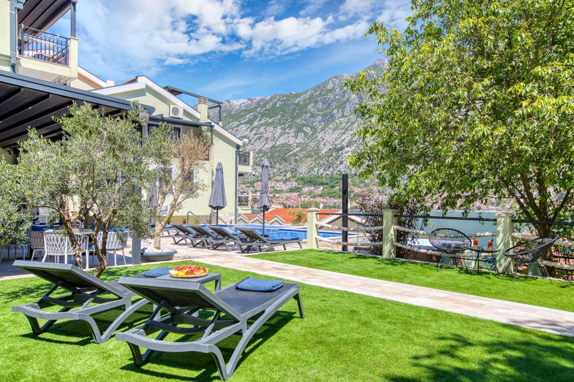 Dekaderon Lux Apartments Kotor Buitenkant foto