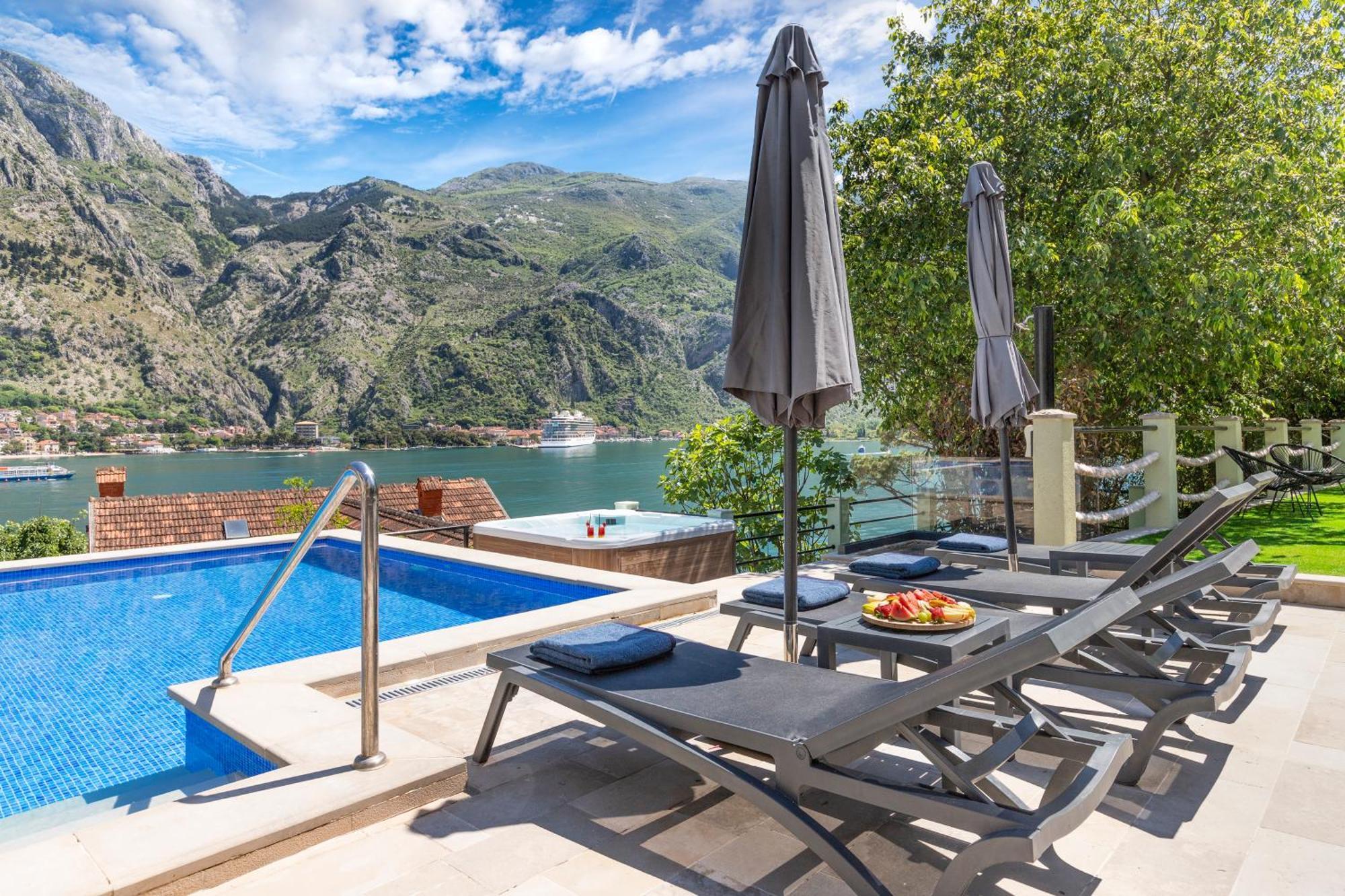 Dekaderon Lux Apartments Kotor Buitenkant foto