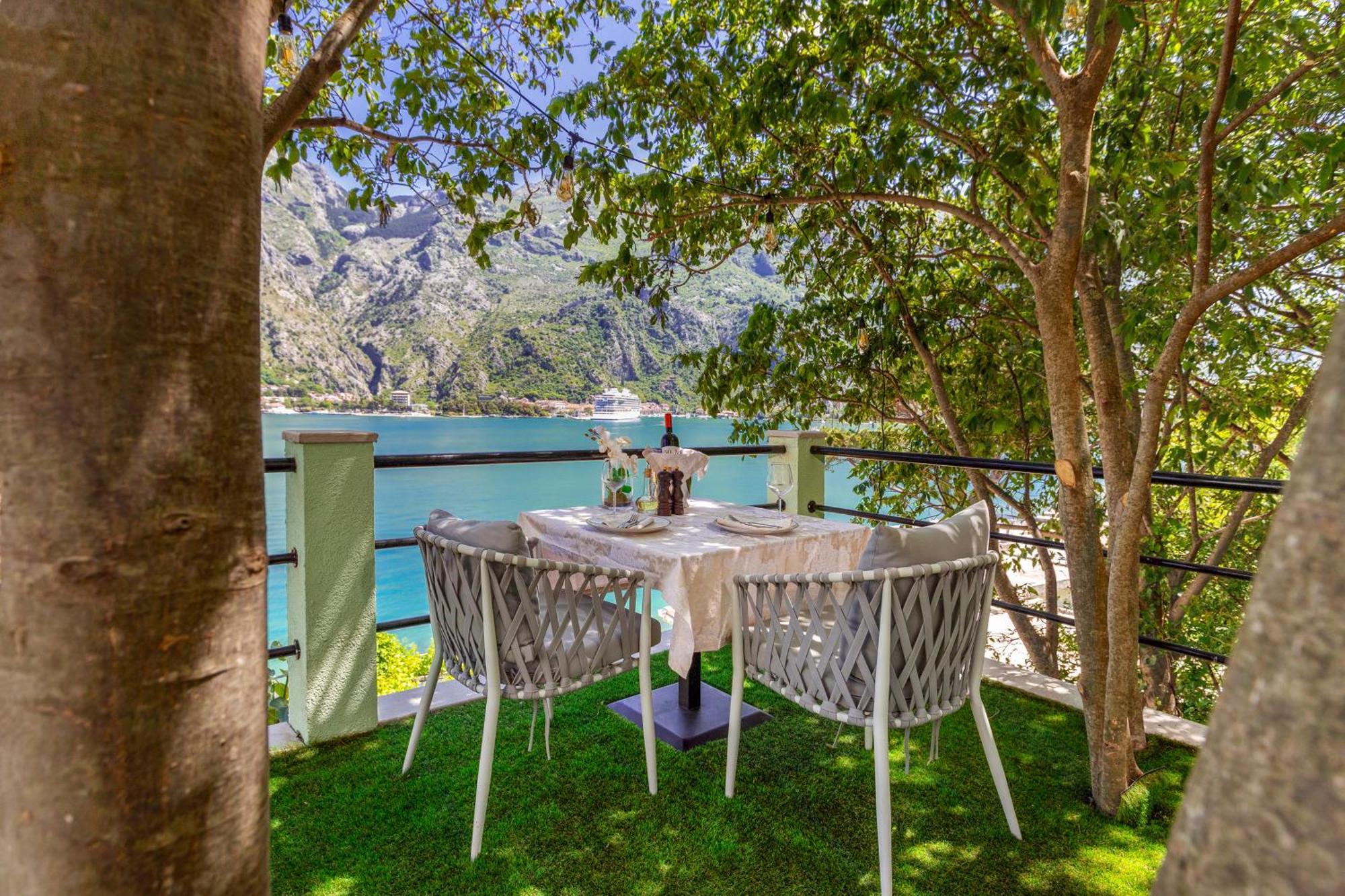 Dekaderon Lux Apartments Kotor Buitenkant foto