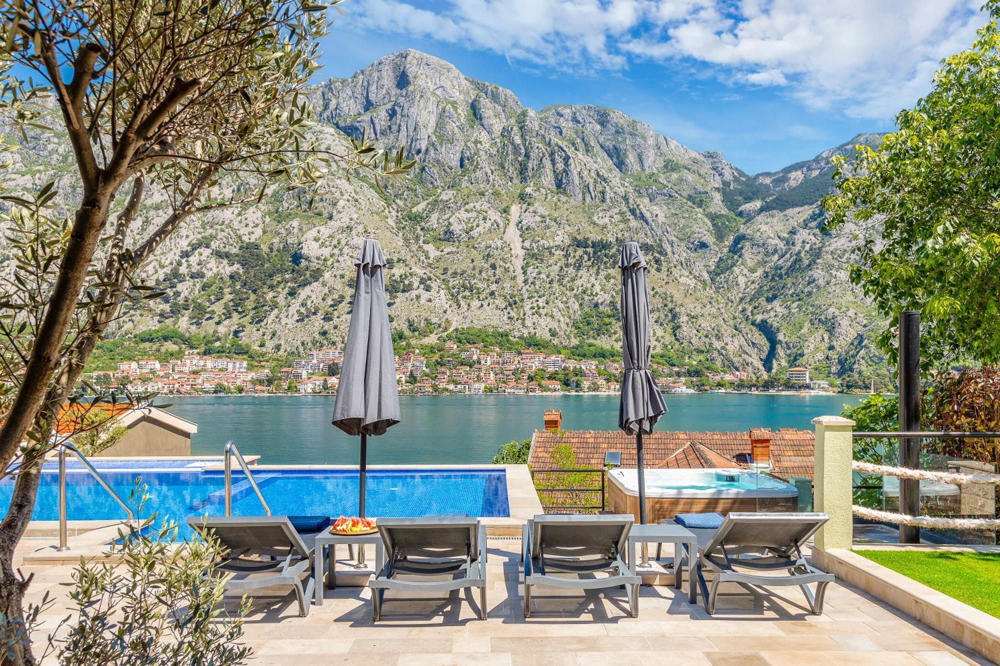 Dekaderon Lux Apartments Kotor Buitenkant foto