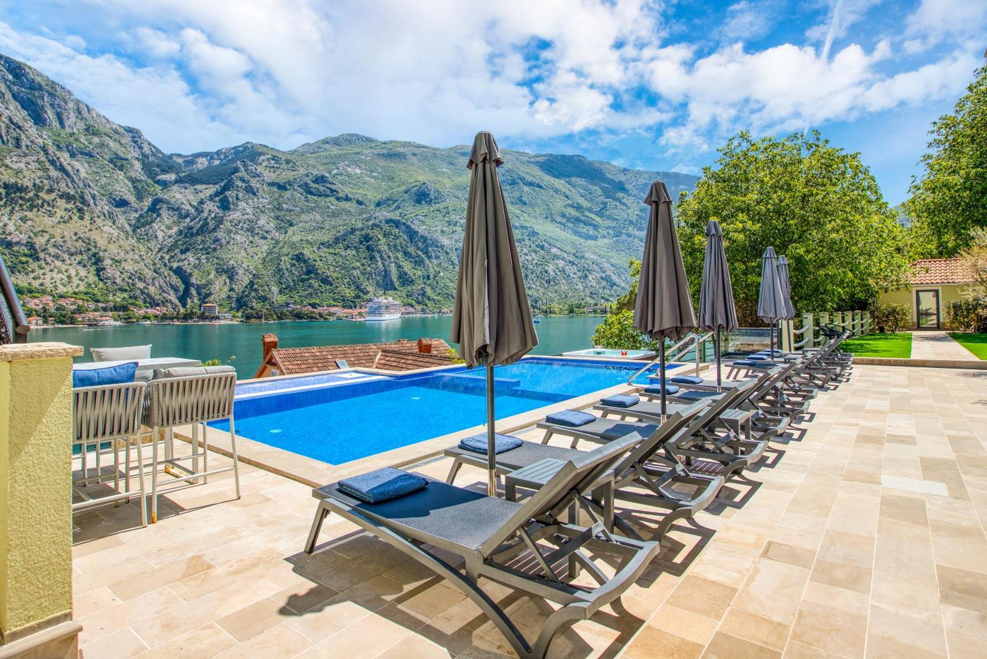 Dekaderon Lux Apartments Kotor Buitenkant foto