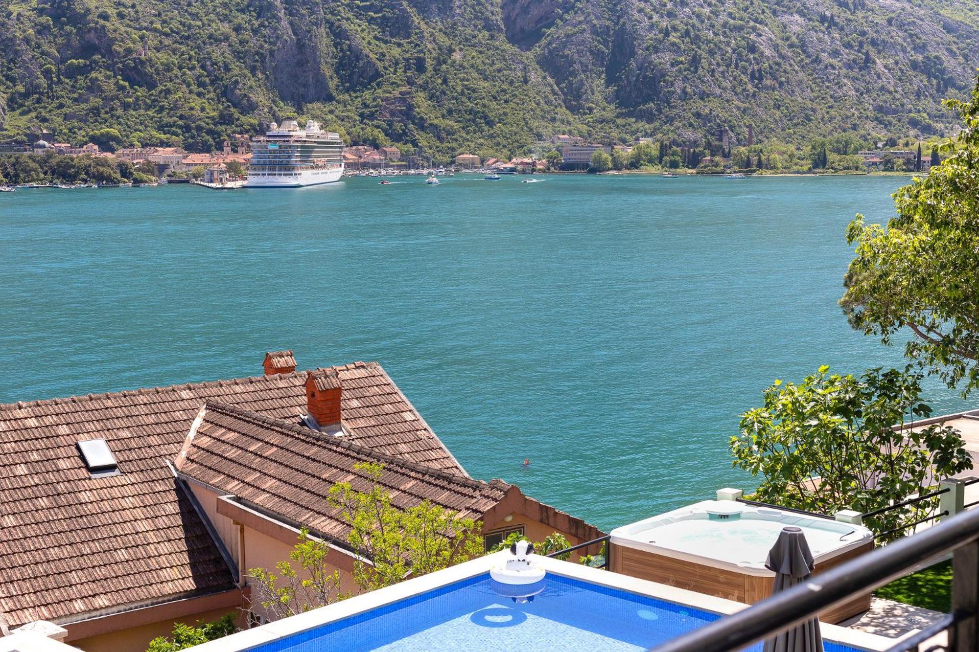 Dekaderon Lux Apartments Kotor Buitenkant foto