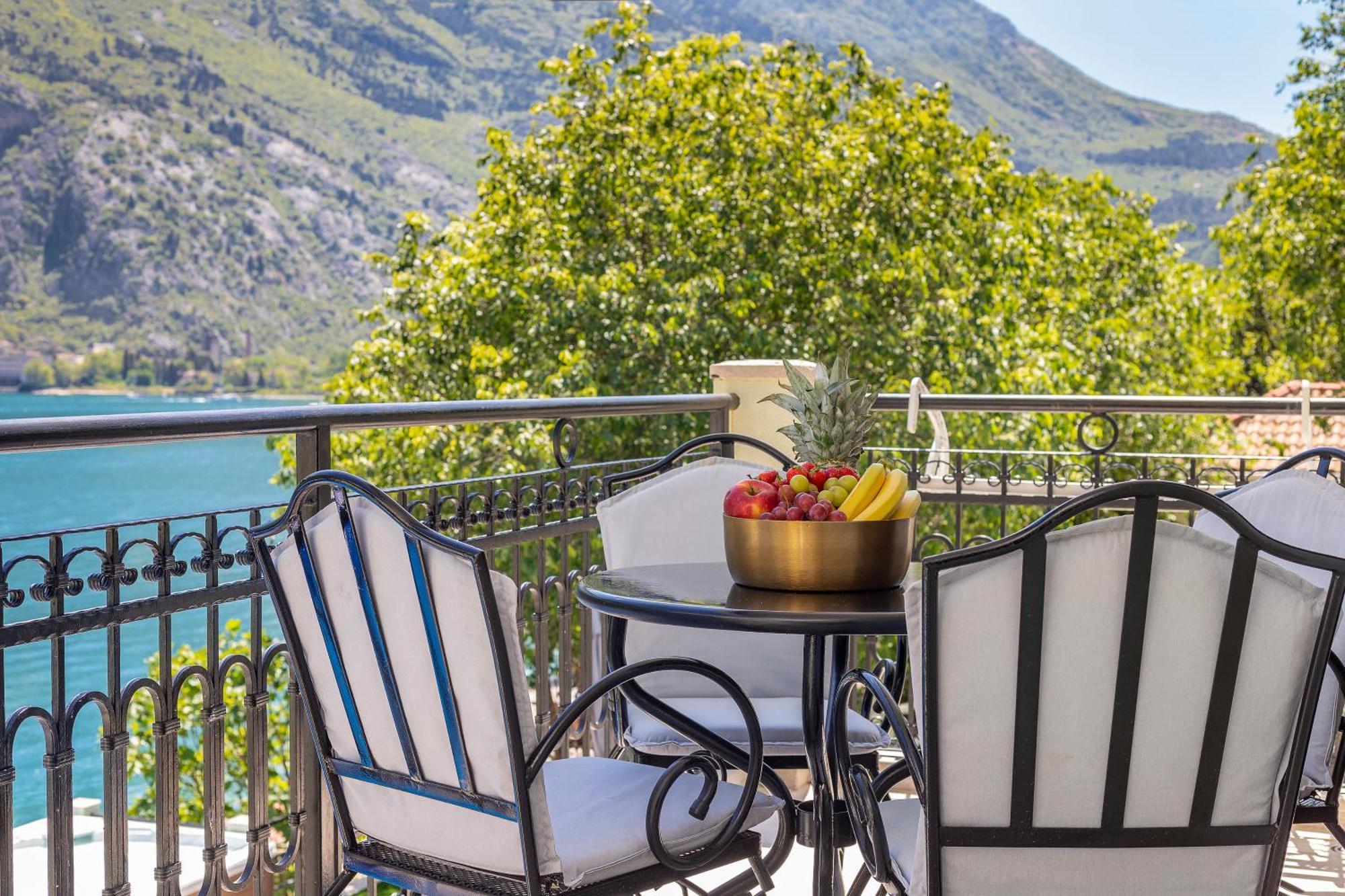 Dekaderon Lux Apartments Kotor Buitenkant foto